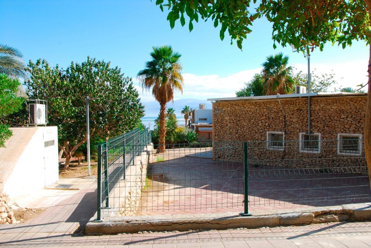 Ein Bokek Rooms To Rent Neve Zohar Exterior foto